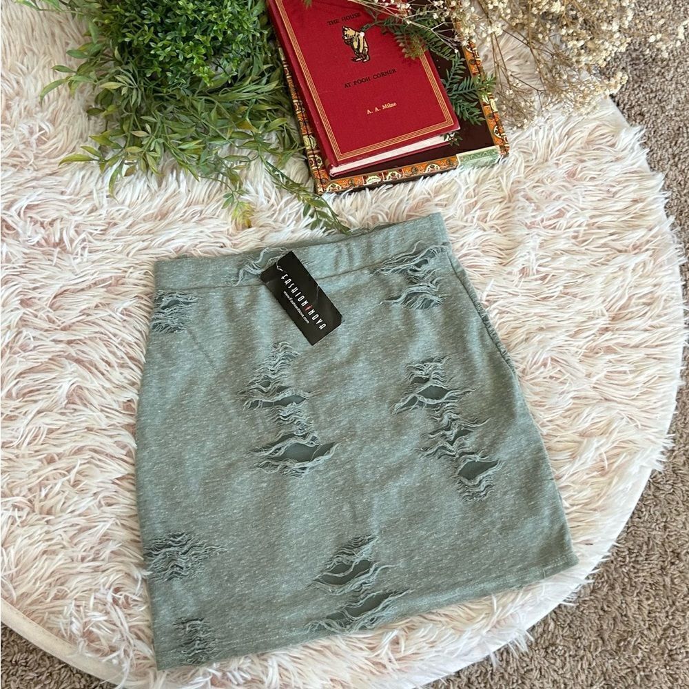 Fashion Nova NWT Mint Green Distressed Stretch Bodycon Mini Skirt Sz XS